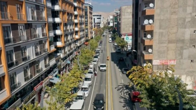 Van'da Zübeyde Hanım Caddesi yeni görünüme kavuşturuldu