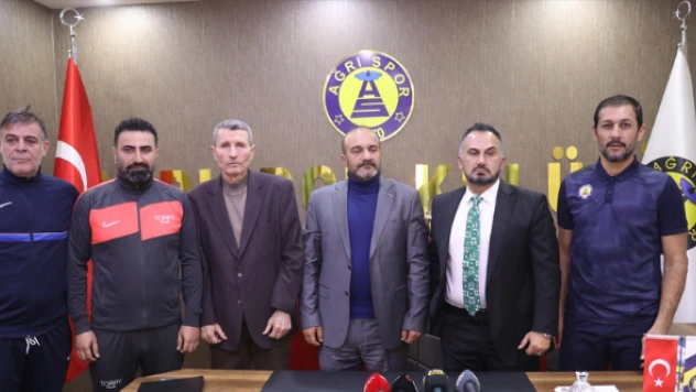 Ağrı 1970 Spor teknik direktör Yüksel Yeşilova ile anlaştı