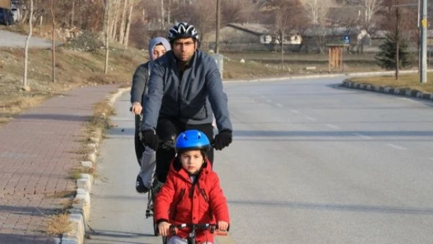Bisiklet tutkunu aile!