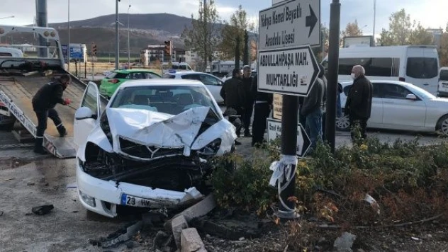 Elazığ'da trafik kazası: 3 yaralı