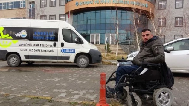 Engeli artık derslerini engellemiyor