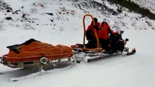 Karın kapattığı yolları aşarak hamile kadına ulaştılar