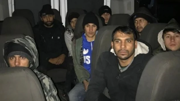 Polis aracına çarparak kaçmaya çalıştı, kurtulamadı