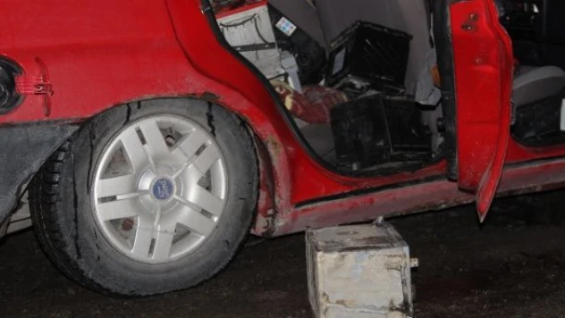 Polisten kaçan araç akü fışkırdı