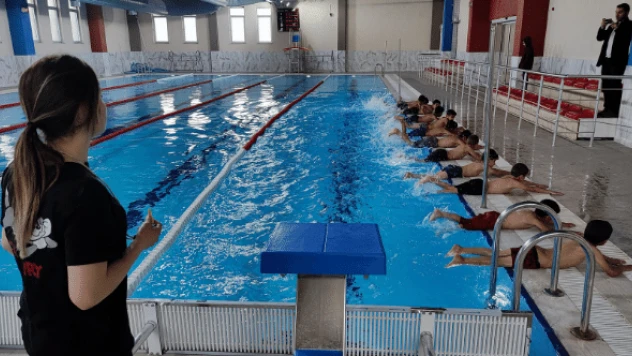 Silopili çocuklar hayallerine kulaç attılar