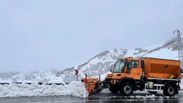 Pülümür'de kar kalınlığı 15 santimetreye ulaştı