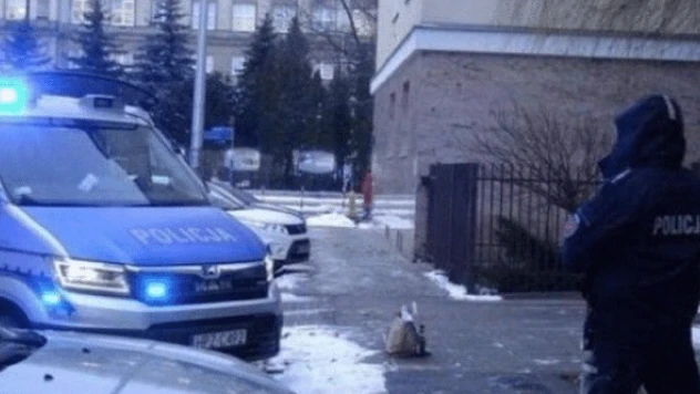Türkiye'nin Varşova Büyükelçiliği binasına saldırı düzenlendi !
