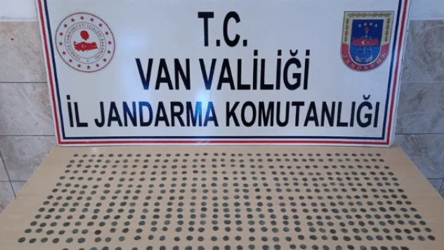 Van'da 518 tarihi sikke ele geçirildi