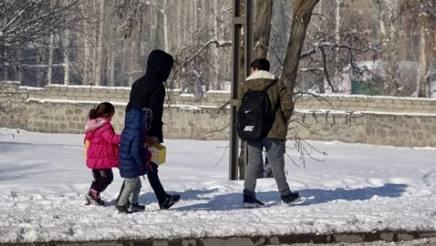 76 köy yolu ulaşıma kapandı