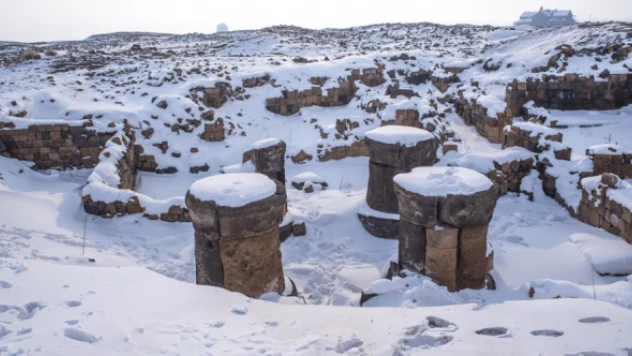 Ani Antik Kent beyazlara büründü