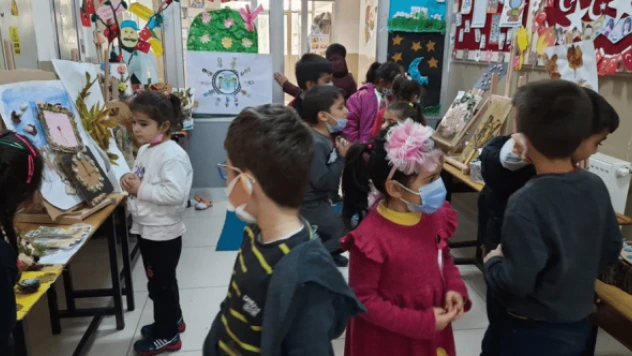 Atıklardan yapılan 'Minik Eller Doğa Sergisi' açıldı