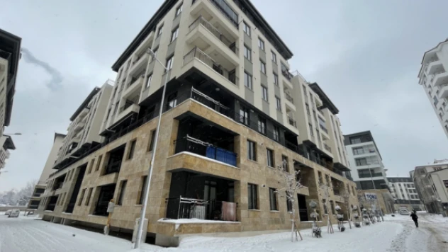 Elazığ'da depremzedeler konut ve iş yerlerine kavuşuyor