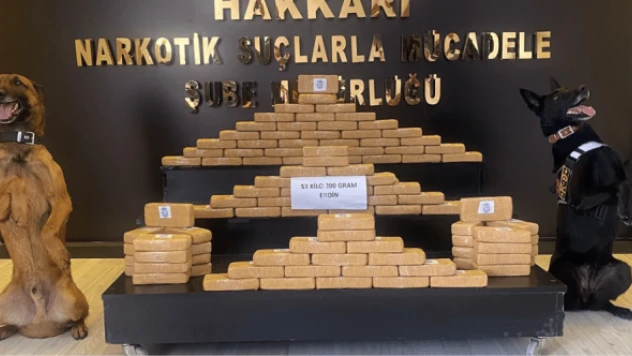 Hakkari'de büyük miktarda eroin ele geçirildi