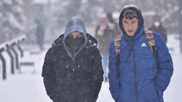 Kars'ta eğitime kar engeli