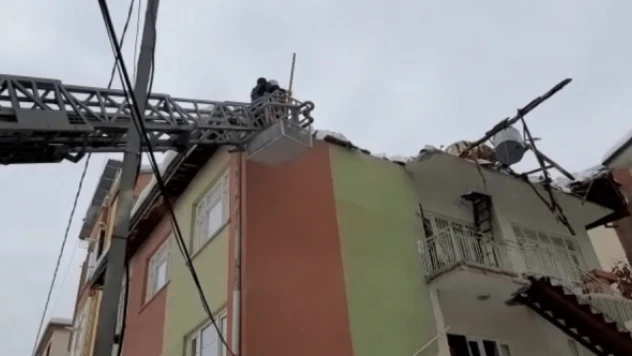 Malatya'da çatılar kara dayanamıyor
