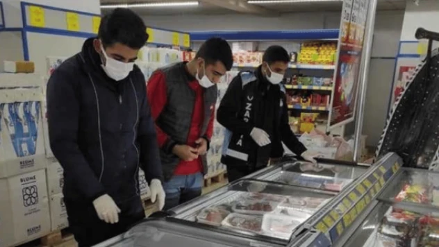 Özalp'ta market denetimleri devam ediyor