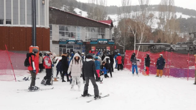 Palandöken yeni yılın ilk gününde doldu taştı