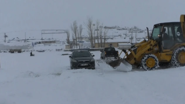 Tipide mahsur kalan öğretmenler kurtarıldı