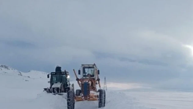 Van'da 250 araç ve 650 personel karla mücadele ediyor