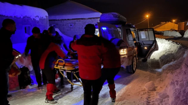 Dondurucu soğuk sağlık çalışanlarını durduramıyor!