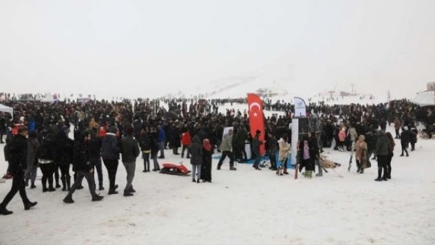 Bingöl'de Ƌ. Hesarek Kayak Festivali'düzenlendi