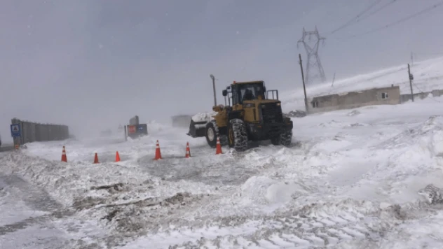 Doğu'da yüzlerce yol kapalı
