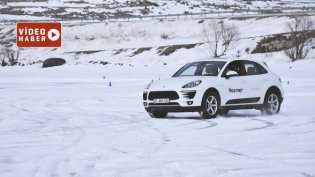 Donan Çıldır Gölü üzerinde otomobil sürüşü eğitimi