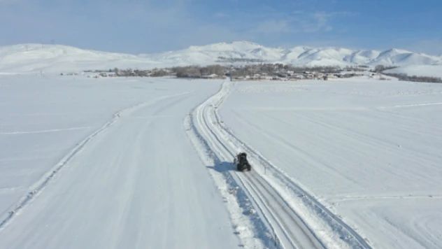 Erzurum'da yollara beyaz örtü engeli