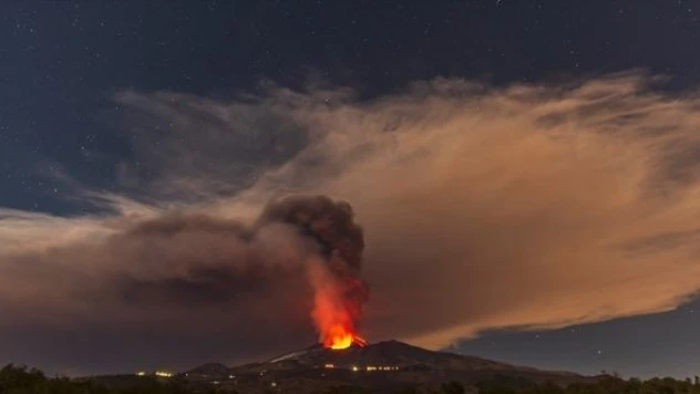 Etna Yanardağı  faaliyete geçti!