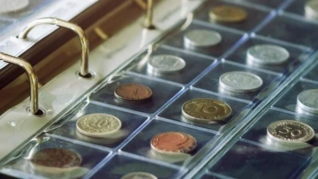 Onlarca ülkenin madeni parasıyla koleksiyon oluşturdu