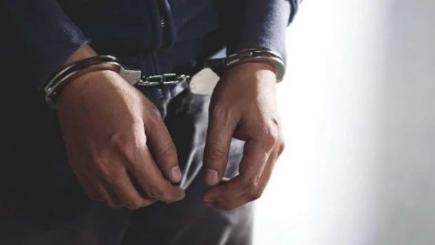 Otomobilden esrar çıktı: 1'i uzman çavuş 2 kişi tutuklandı