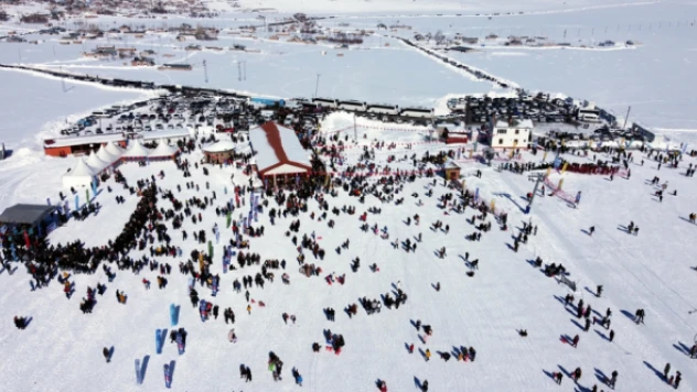 Van Kar Festivali'ne çevre iller akın etti
