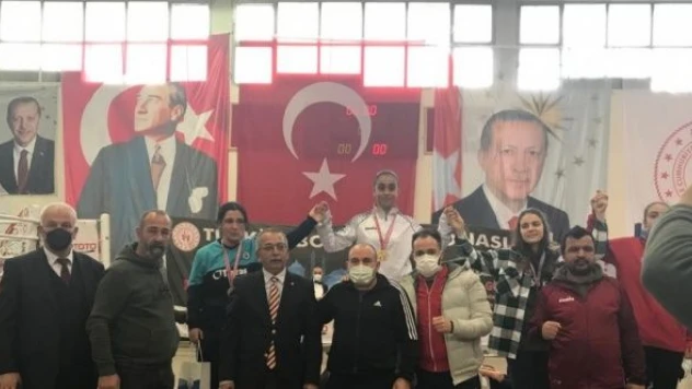 Vanlı boksör Türkiye şampiyonu oldu!