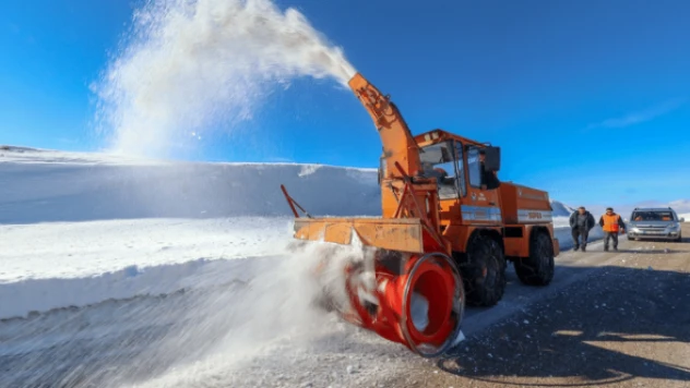 Karayolları ekipleri kapalı yol bırakmıyor