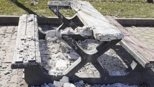 Bingöl'de parklar malzemeleri tahrip ediildi