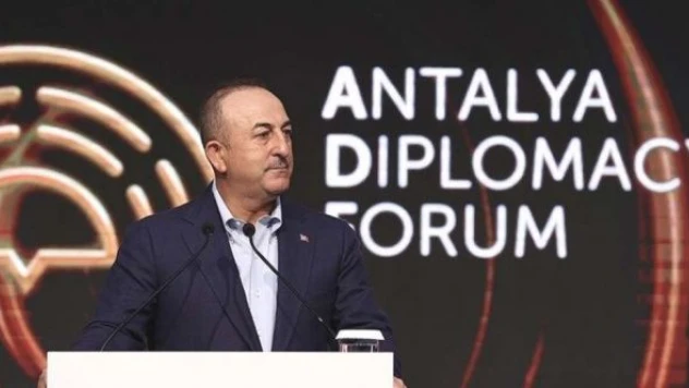 Bakan Çavuşoğlu üçlü zirveyi değerlendirdi