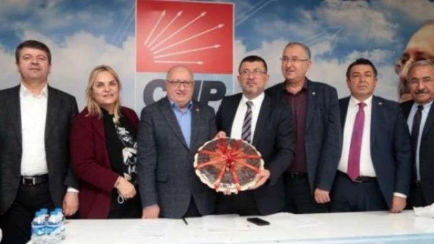 CHP'li Veli Ağbaba : 'Erzurum Türkiye Cumhuriyeti'ndeki en önemli ve marka illerden biri'