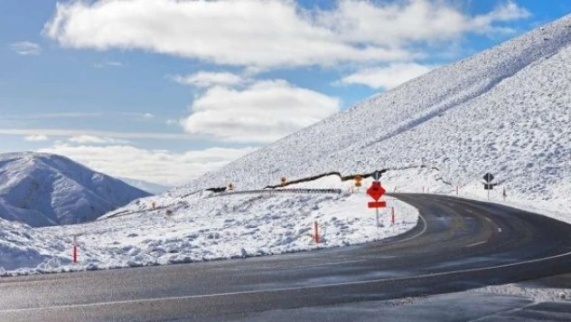 Doğu'da kapanan yollar açıldı!