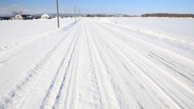 Doğu'da yerleşim yeri yolları kapandı