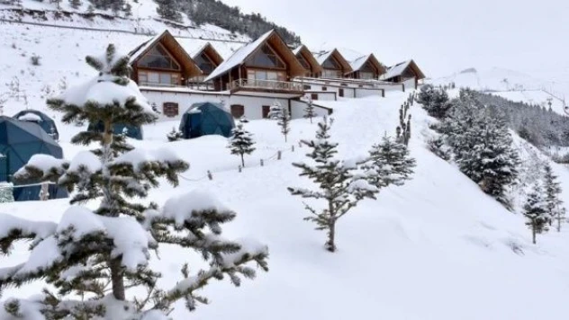 İlkbaharda yağan kar Palandöken'de kayak sezonunu uzattı