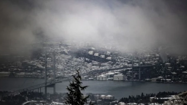 İstanbul'da hayat felç: gemi trafiği kapatıldı