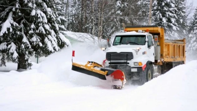 Kar Doğu'da ulaşımı durdurdu