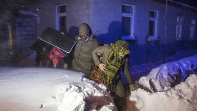 Kars'ta kar mücadelesinin ilk bebeği dünyaya geldi