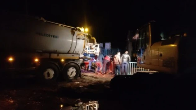 Kars'ta HES baraj gölüne düşen işçi kayboldu