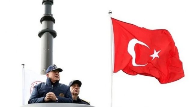 Milli torpido AKYA'nın ilk atışı Bakan Akar'dan