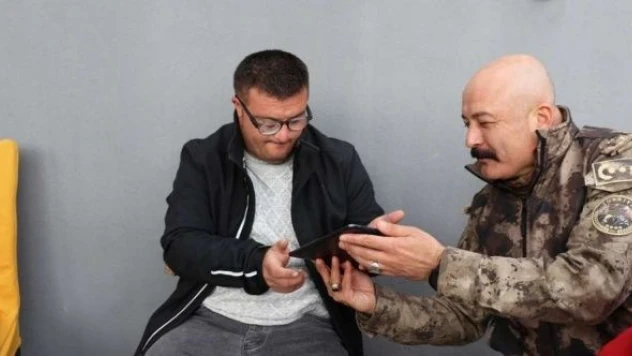 Oyuncu Şevket Çoruh'tan, minik hayranına büyük süpriz!