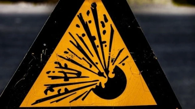 Polis bunu yaparsa... Polis aracında patlayıcı madde çıktı