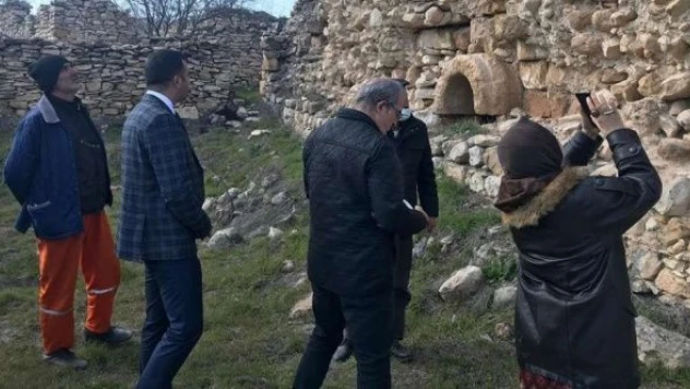 Vali Toraman, kervansarayda inceleme yaptı