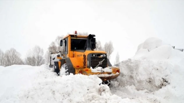 Doğu'da bin 44 yerleşim birimine ulaşılamıyor