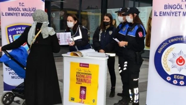 Bingöl polisi kadınlara KADES'i tanıttı